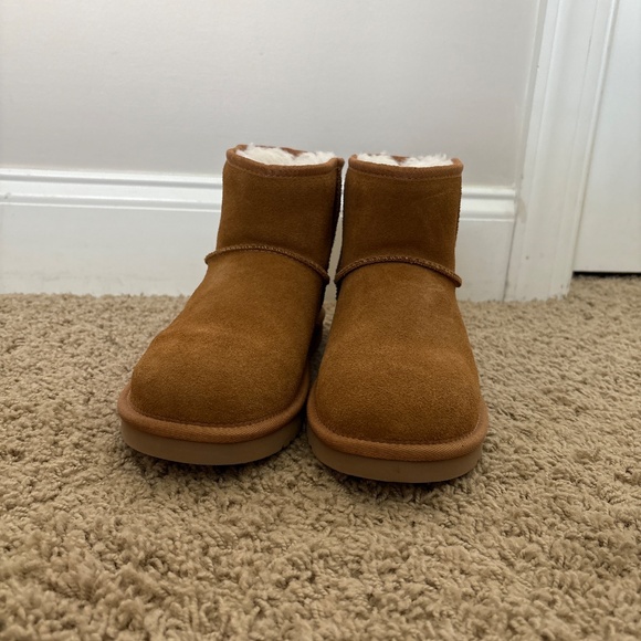 Koolaburra BY UGG ankle booties - Picture 2 of 4